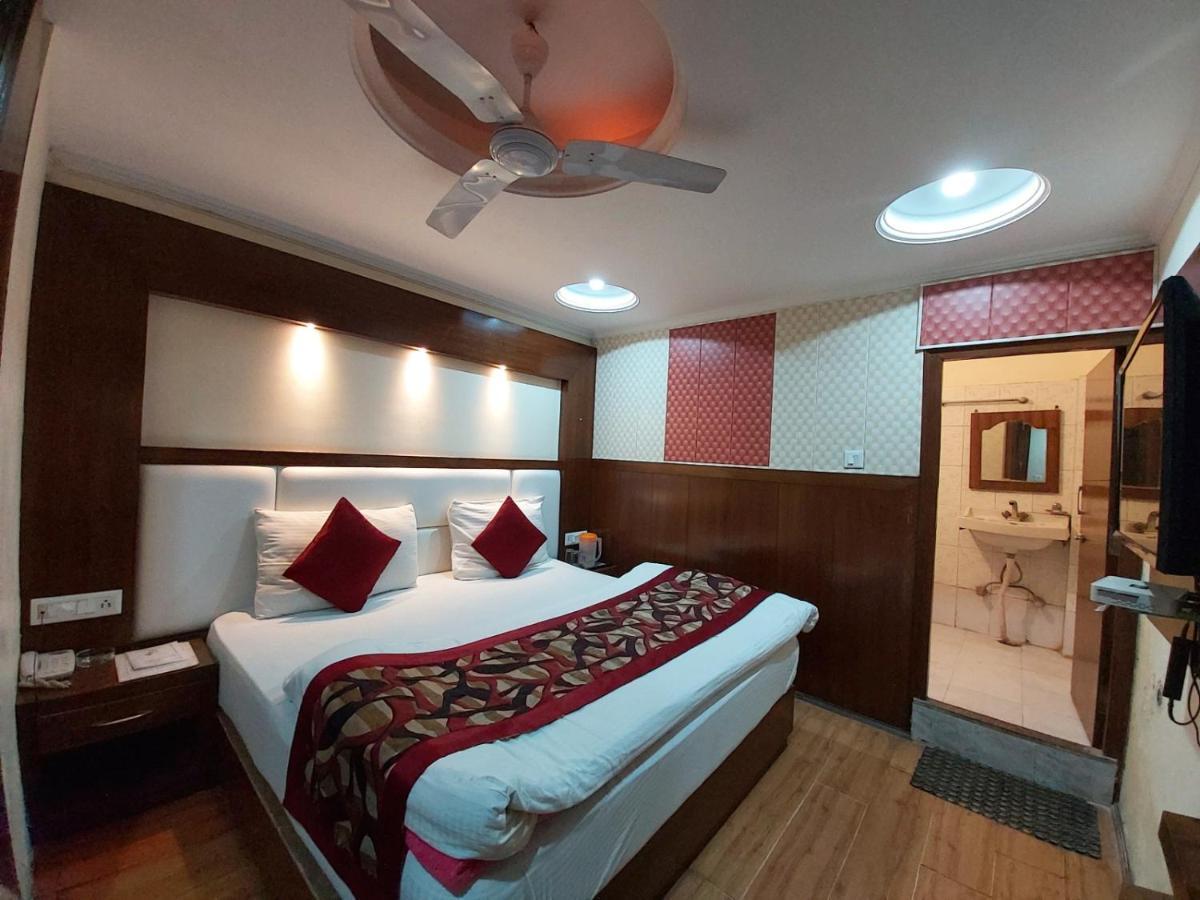 Hotel Goroomgo Moon