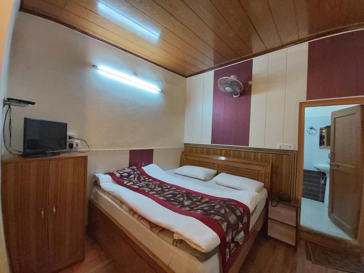 Hotel Goroomgo Moon